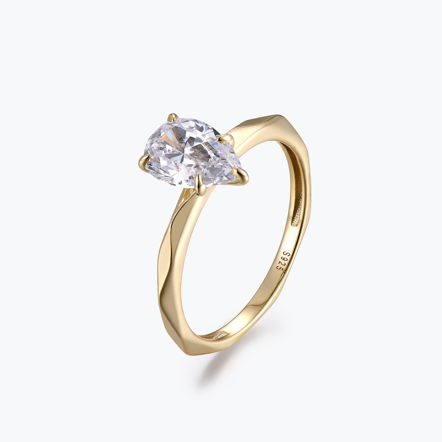 Bague de fiançailles Dissoo® en or jaune avec moissanite à facettes multiples en forme de poire