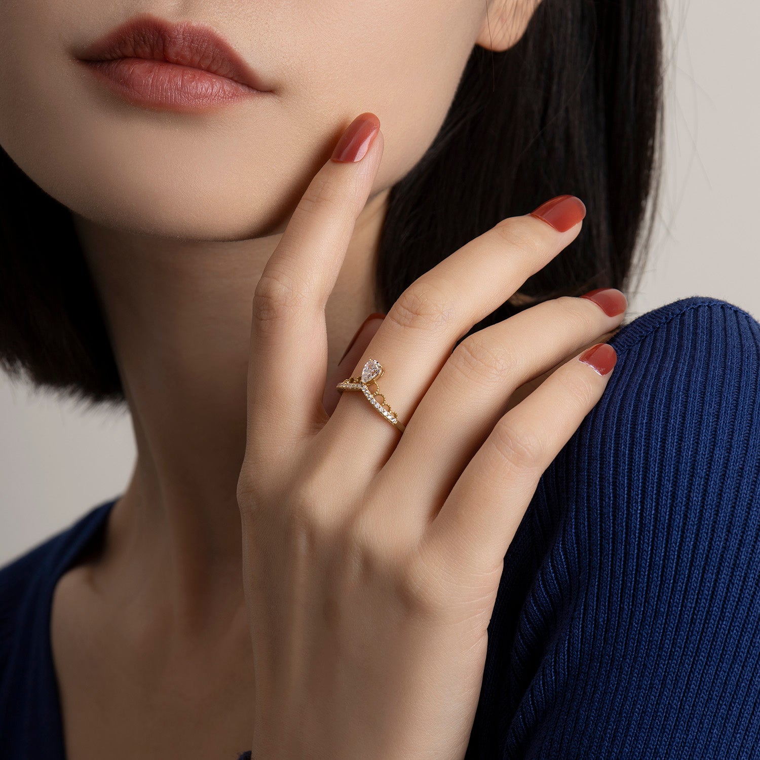 Crown Design Pear Cut Moissanite Engagement Ring