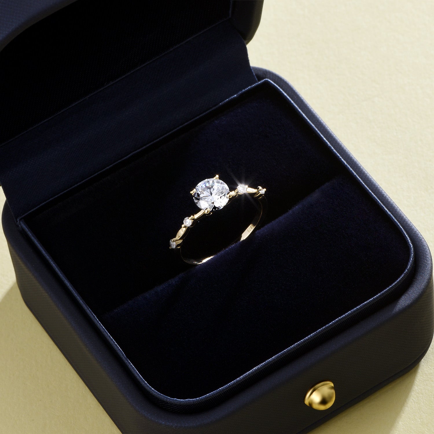 Round Cut Versailles Moissanite Engagement Ring